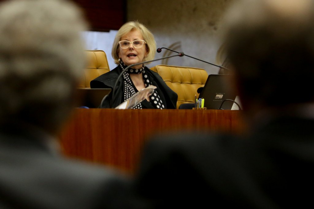 Rosa Weber vota contra reeleição dos presidentes da Câmara e do Senado