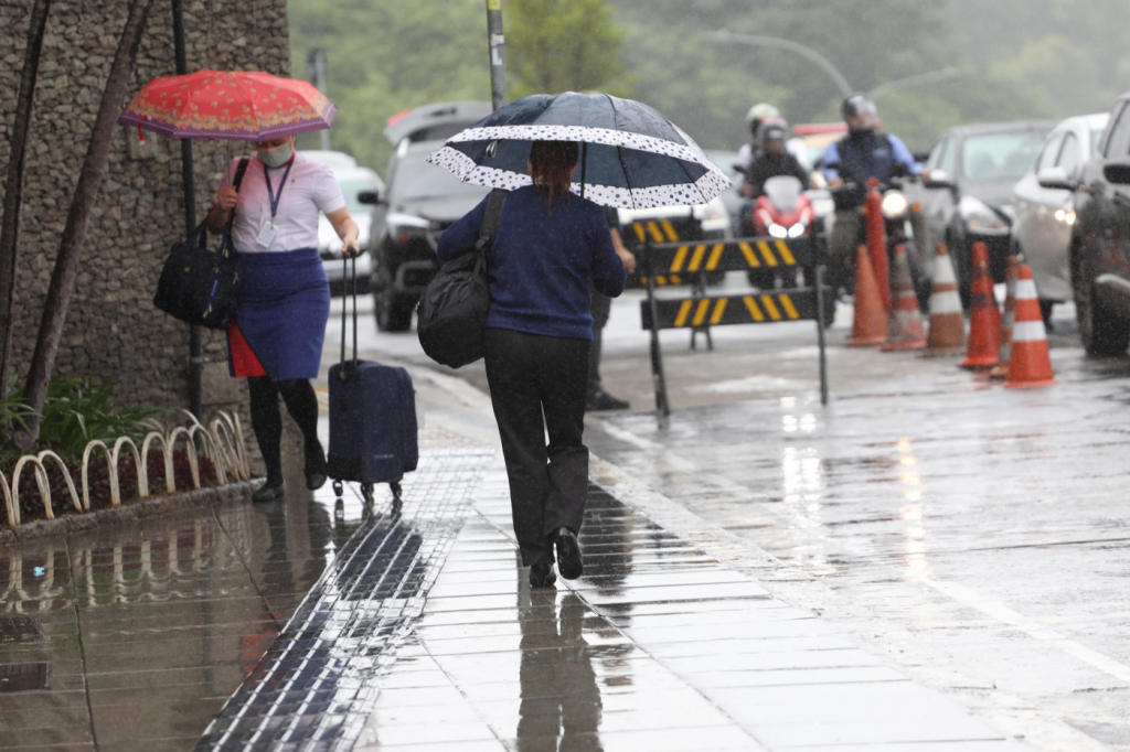 São Paulo, Belo Horizonte e outras 15 capitais têm alerta de chuvas fortes nesta quarta