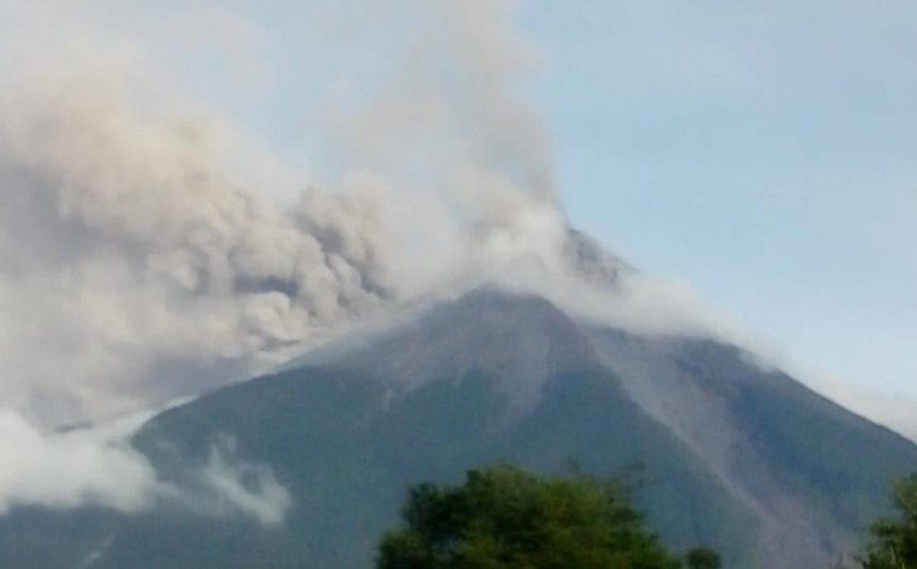 Guatemala entra em alerta após erupção do Vulcão de Fogo