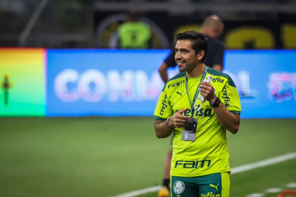 Abel Ferreira explica gesto após Palmeiras x Atlético-MG: ‘Foi para meu vizinho ficar calado’