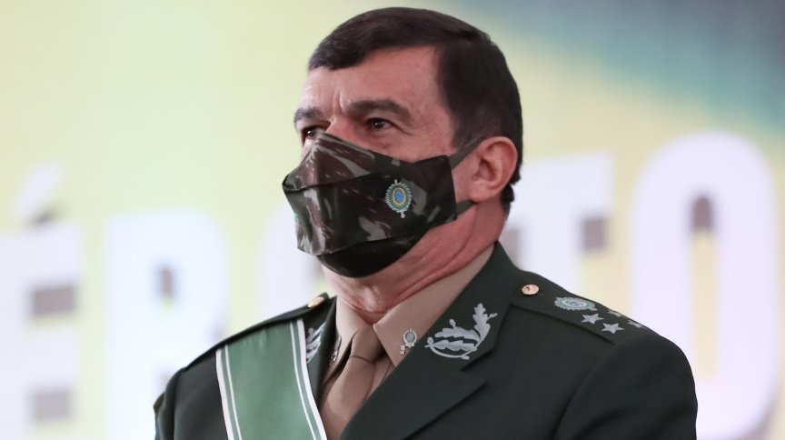Comandante diz que Exército segue a Constituição e pede ‘cautela’ da tropa com redes sociais