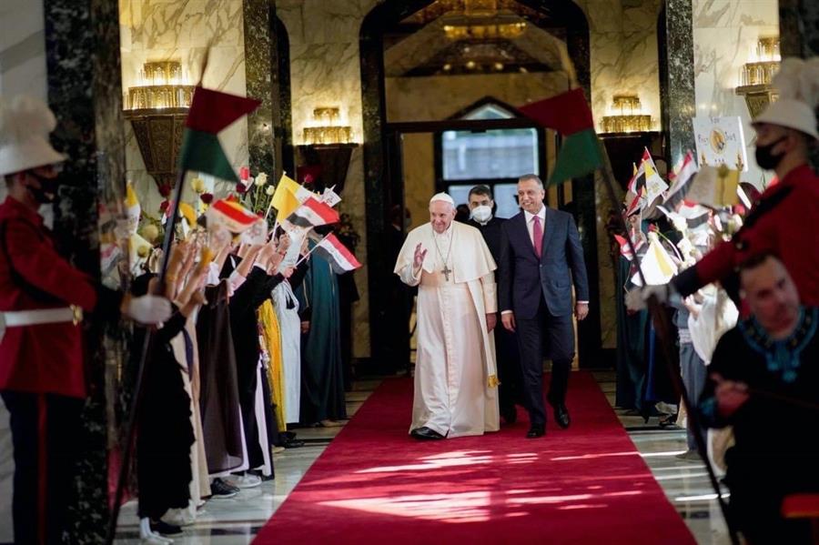 Papa Francisco viaja ao Iraque apesar da Covid-19 e de ataques aéreos