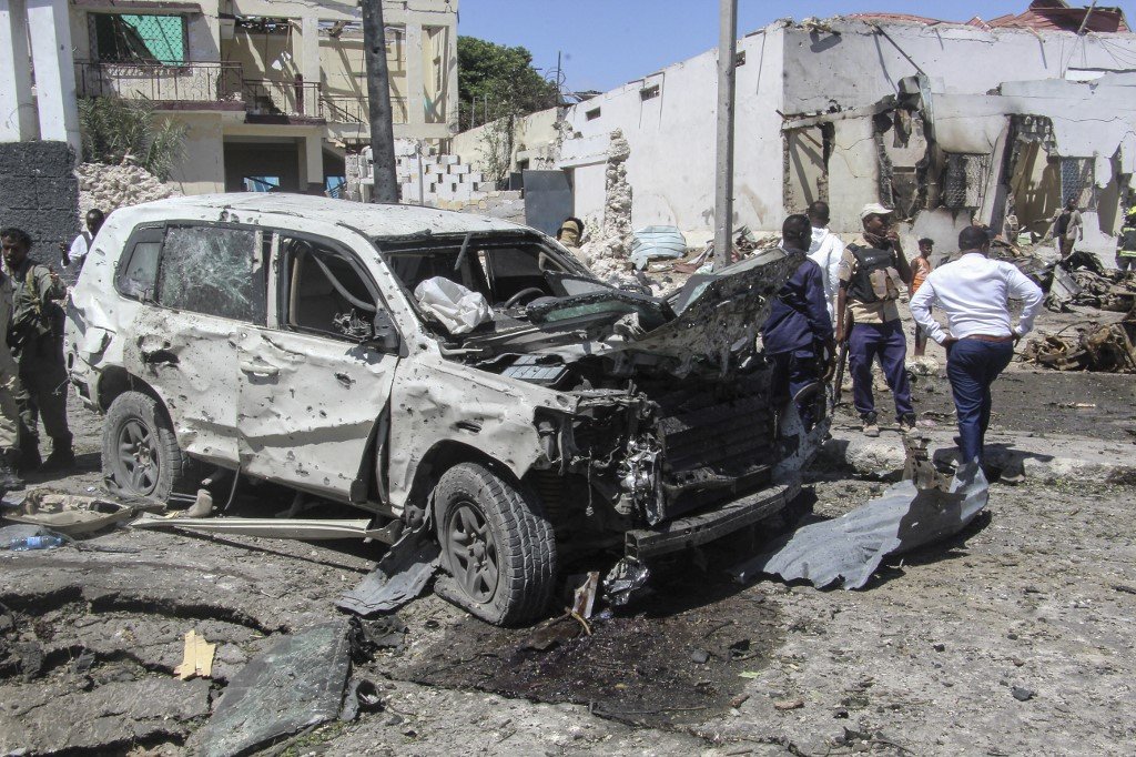 Explosão de carro-bomba na capital da Somália deixa pelo menos quatro mortos