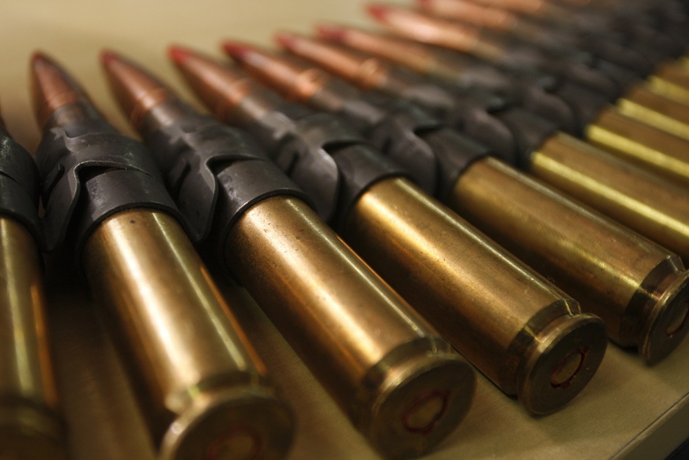 Investigação da PF aponta que milicianos compravam armas com Pix e monitoravam policiais no RJ