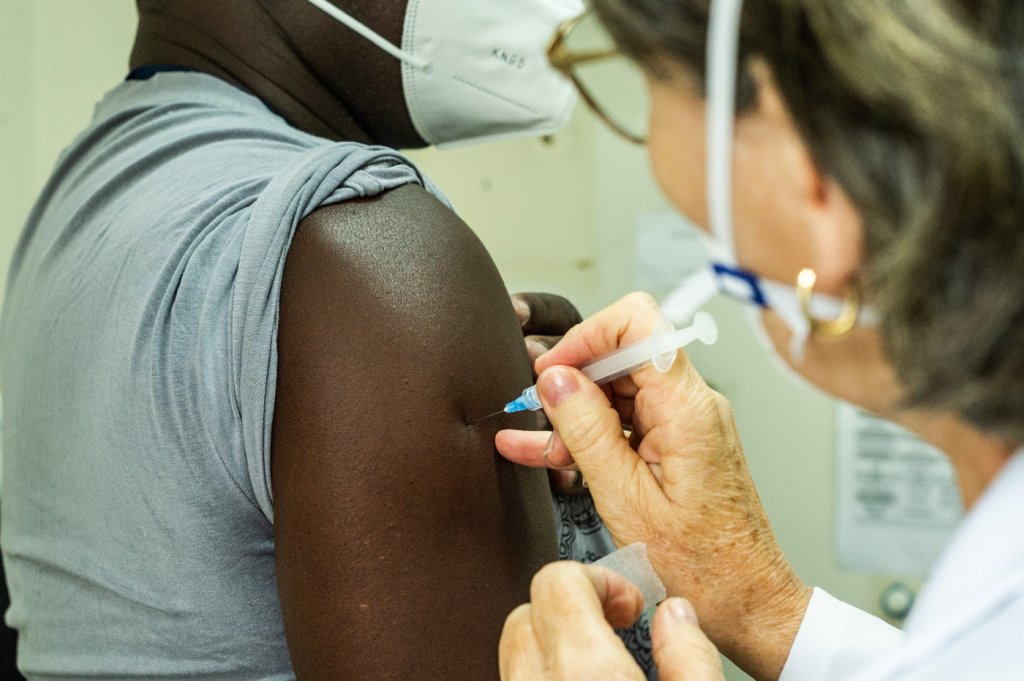 Ministério da Saúde inicia campanha de imunização contra gripe