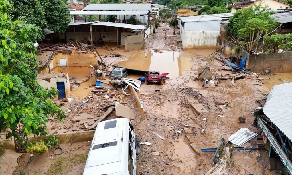 Chuvas deixam 17 mortes no Espírito Santo