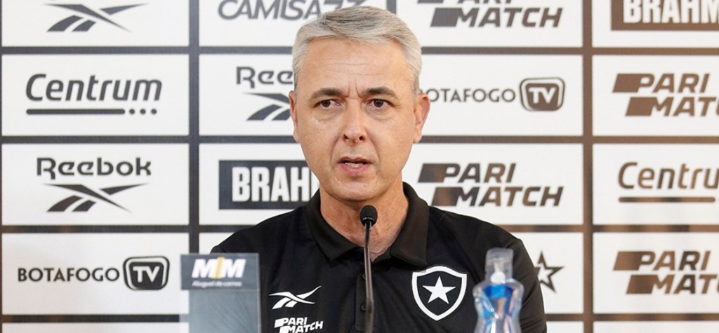 Tiago Nunes é apresentado no Botafogo e fala em retomar caminho das vitórias: ‘Temos condição de buscar o título’