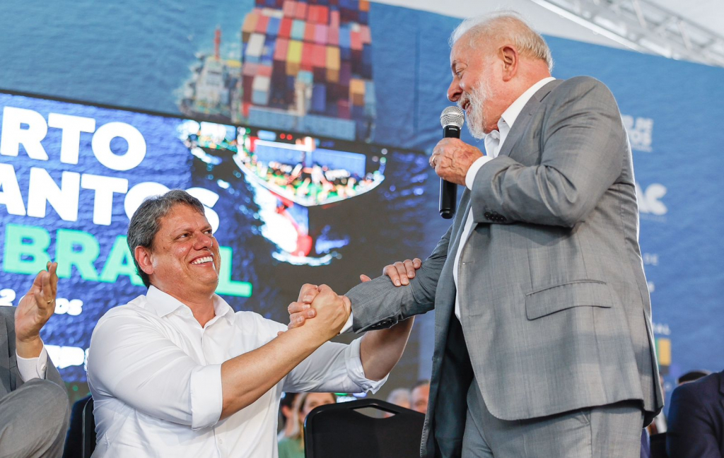 Lula parabeniza Tarcísio e diz que vai se preparar para derrotá-lo nas eleições de 2026