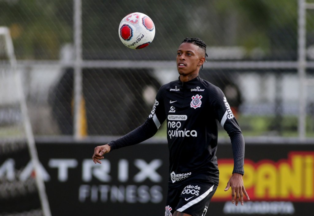 Corinthians preserva trio contra Botafogo-SP e relaciona Robson Bambu, acusado de estupro 