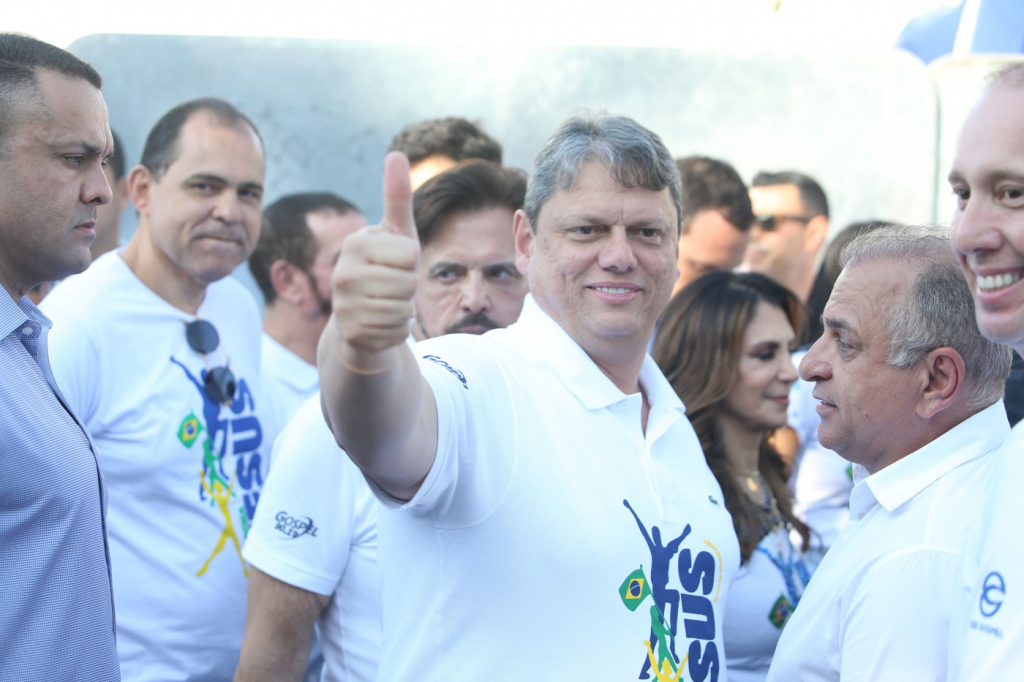 Após vaias a ministro de Lula, público da Marcha para Jesus aplaude Tarcísio
