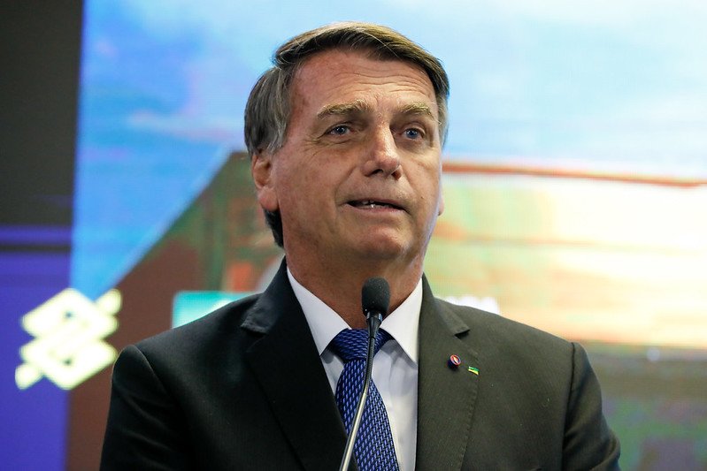 Bolsonaro avança em intenção de votos, mostra pesquisa da Confederação Nacional do Transporte