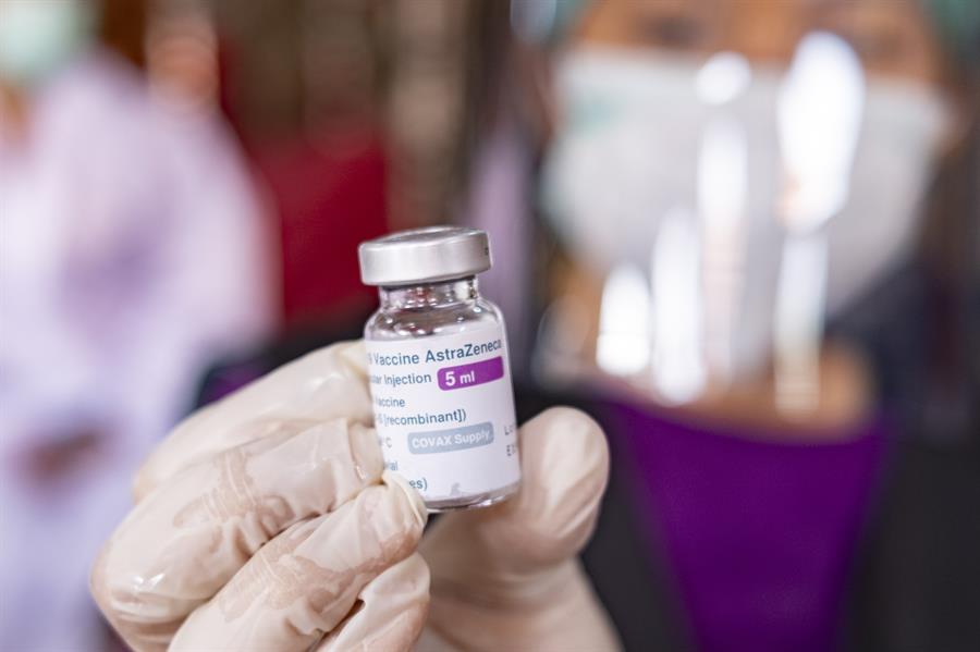 União Europeia restringe exportação de vacinas e pressiona AstraZeneca