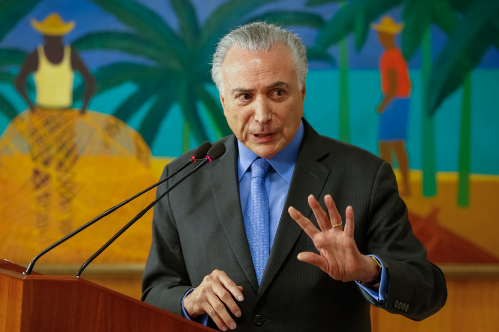 Michel Temer critica proposta de jornada de trabalho 4×3 no Brasil 