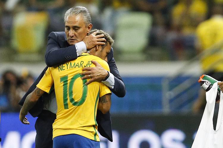 Tite acredita em evolução de Neymar e não fecha as portas da seleção para Pedro e Veiga
