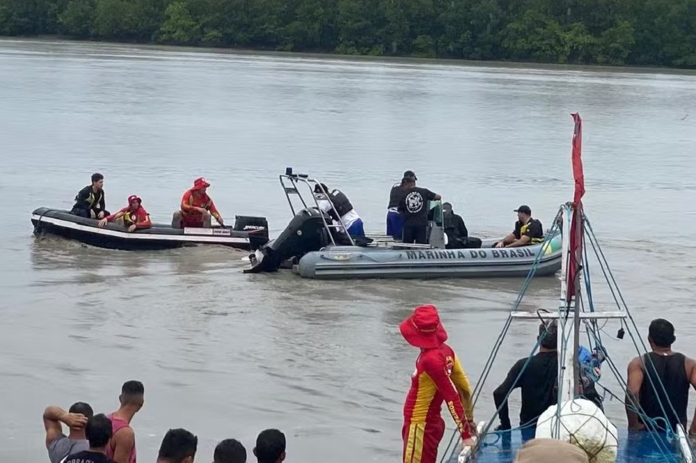PF diz que mortos encontrados em barco à deriva no Pará são de origem africana