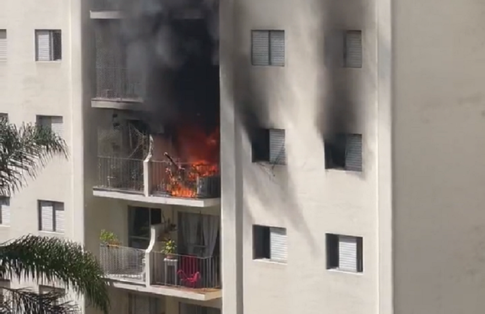 Prédio pega fogo na zona sul de São Paulo e vítima se joga do sexto andar; veja vídeo