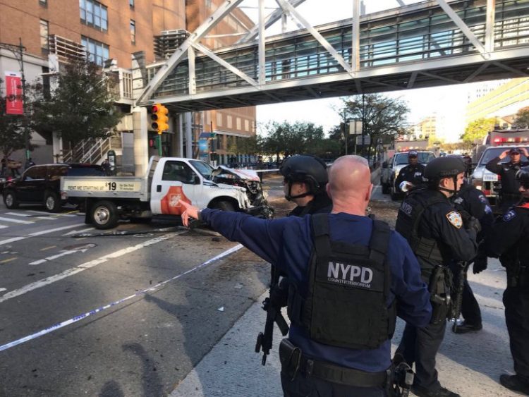 Adolescente suspeito de atirar contra turista brasileira na Times Square é apreendido