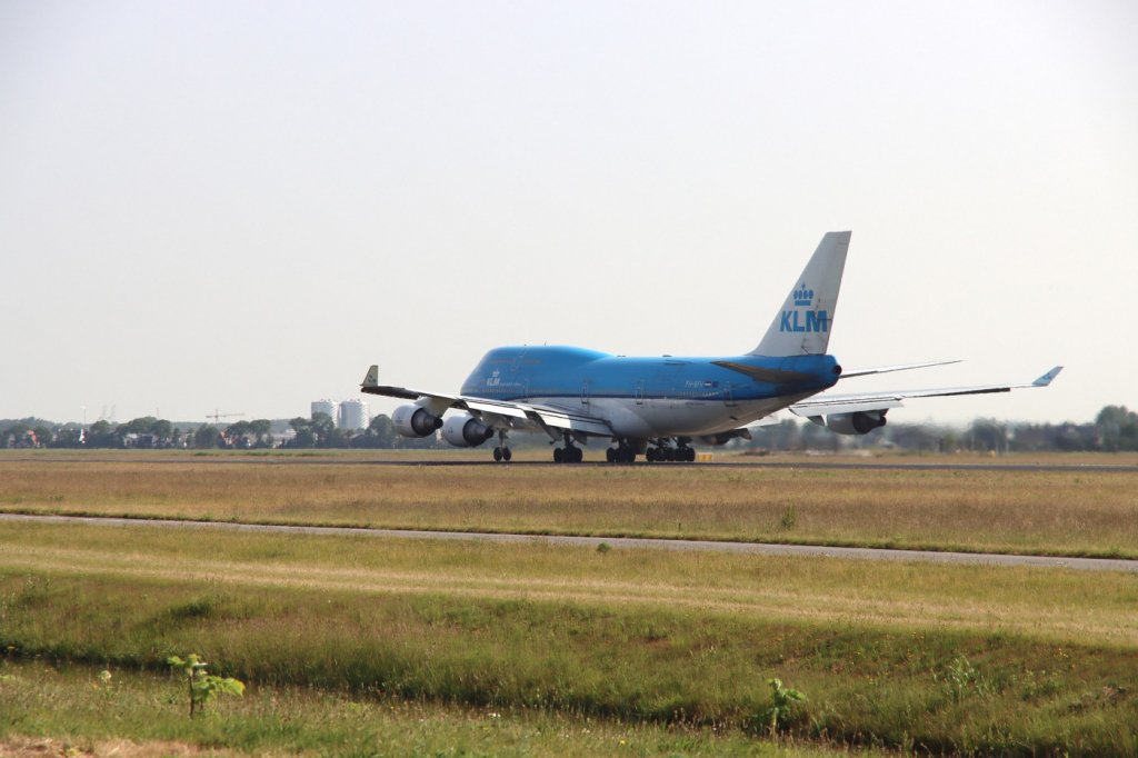 61 passageiros de 2 voos da África do Sul testam positivo para Covid-19 ao aterrissar em Amsterdã