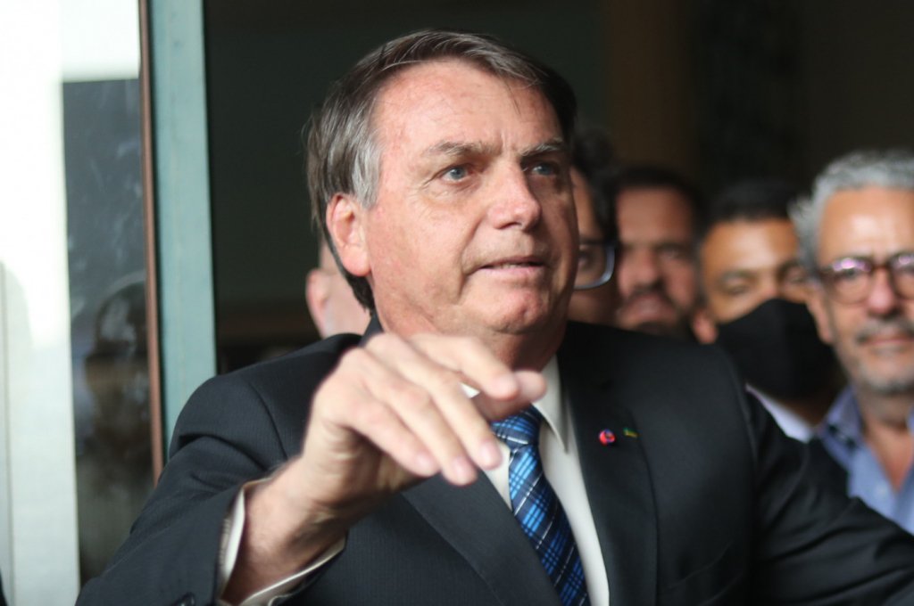 Bolsonaro edita MP que isenta conta de luz para moradores do AP e diz estar ‘fazendo o possível’