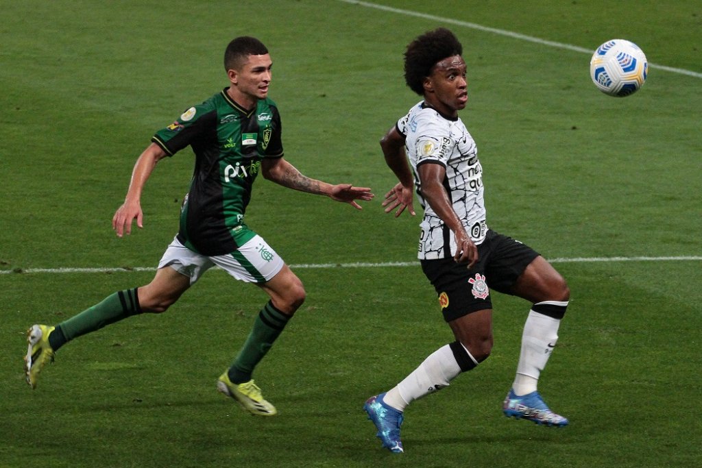 Corinthians tropeça na estreia de Willian e fica no empate com o América-MG