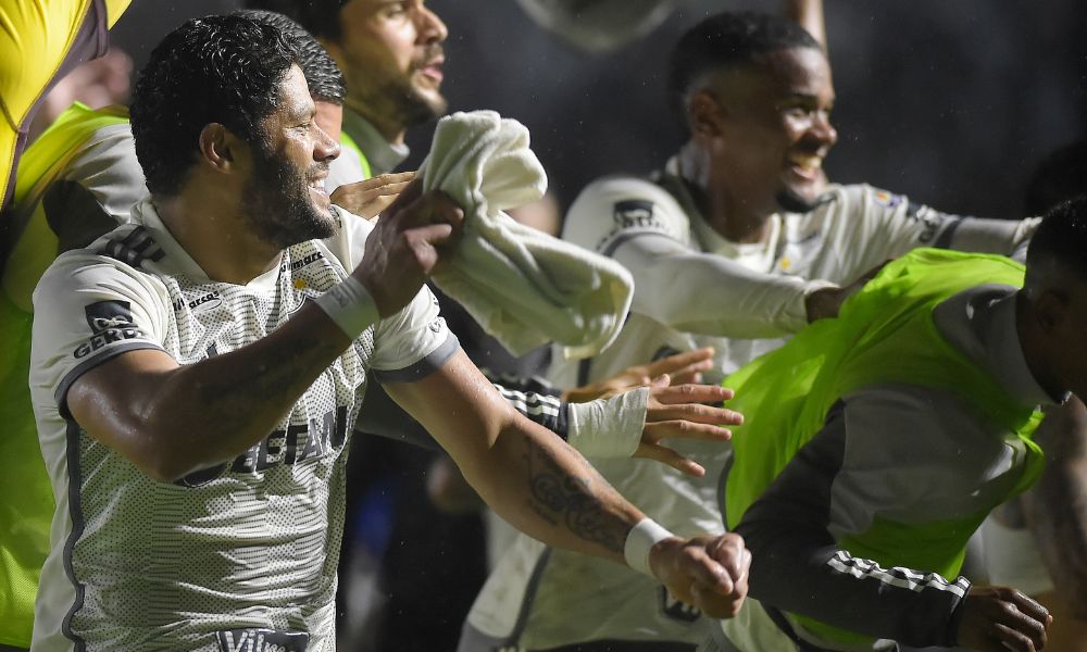 Com gol de Hulk, Atlético-MG arranca empate com Vasco e garante vaga na final da Copa do Brasil 