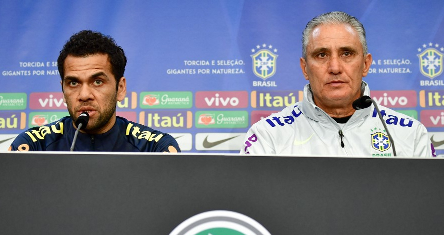 Internet não perdoa convocação de Daniel Alves para a Copa do Mundo: ‘Tite enlouqueceu’