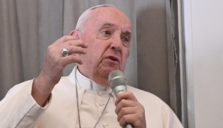 Papa Francisco diz que morte de Bento XVI foi instrumentalizada por pessoas sem ética