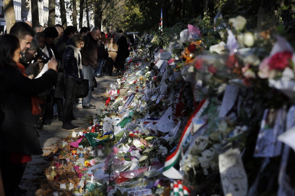 Justiça da França inicia julgamento dos atentados de Paris