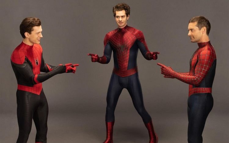 Tom Holland, Andrew Garfield e Tobey Maguire reproduzem famoso meme de ‘Homem-Aranha’