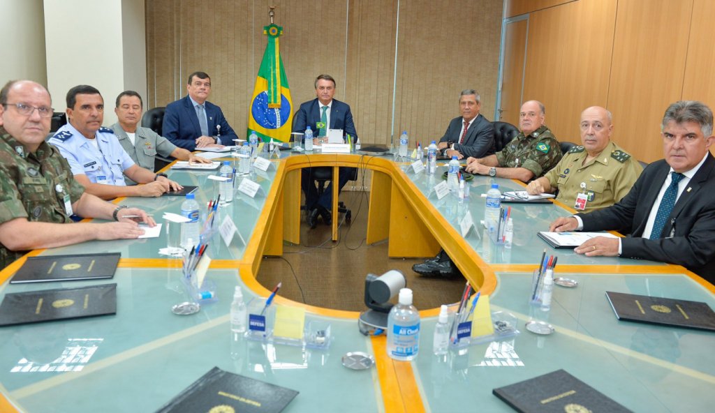 Ministro da Defesa se reúne com Bolsonaro antes de encontro com Fux