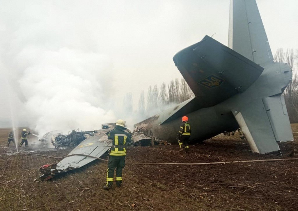 Rússia derruba avião militar da Ucrânia e deixa cinco mortos e nove feridos