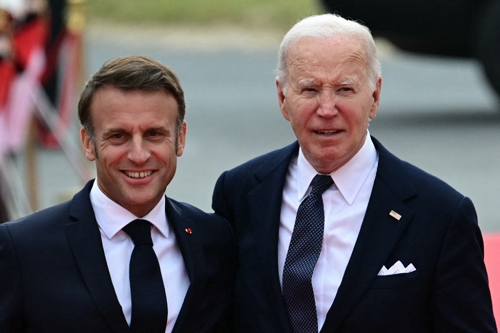 Biden diz que democracia corre ‘perigo’ durante comemorações do ‘Dia D’ na França