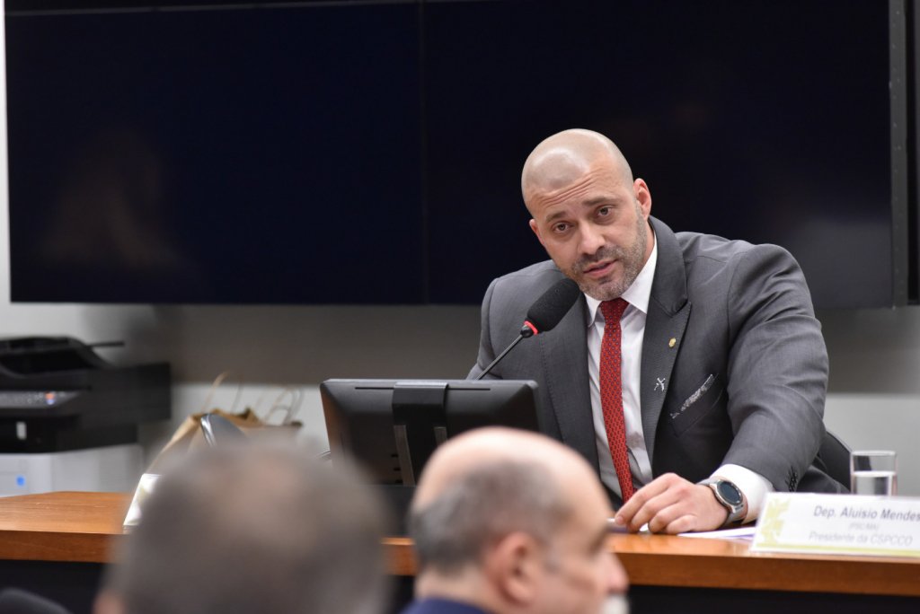 Daniel Silveira ‘pode ocupar qualquer posição na Câmara’, afirma Ricardo Barros