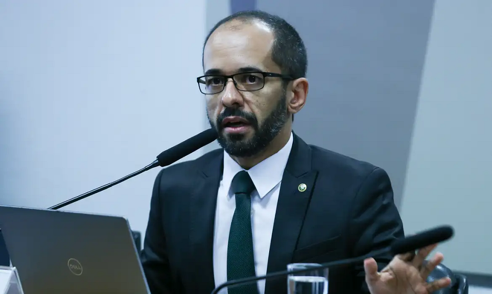 Leonardo Magalhães é oficializado como novo defensor público-geral
