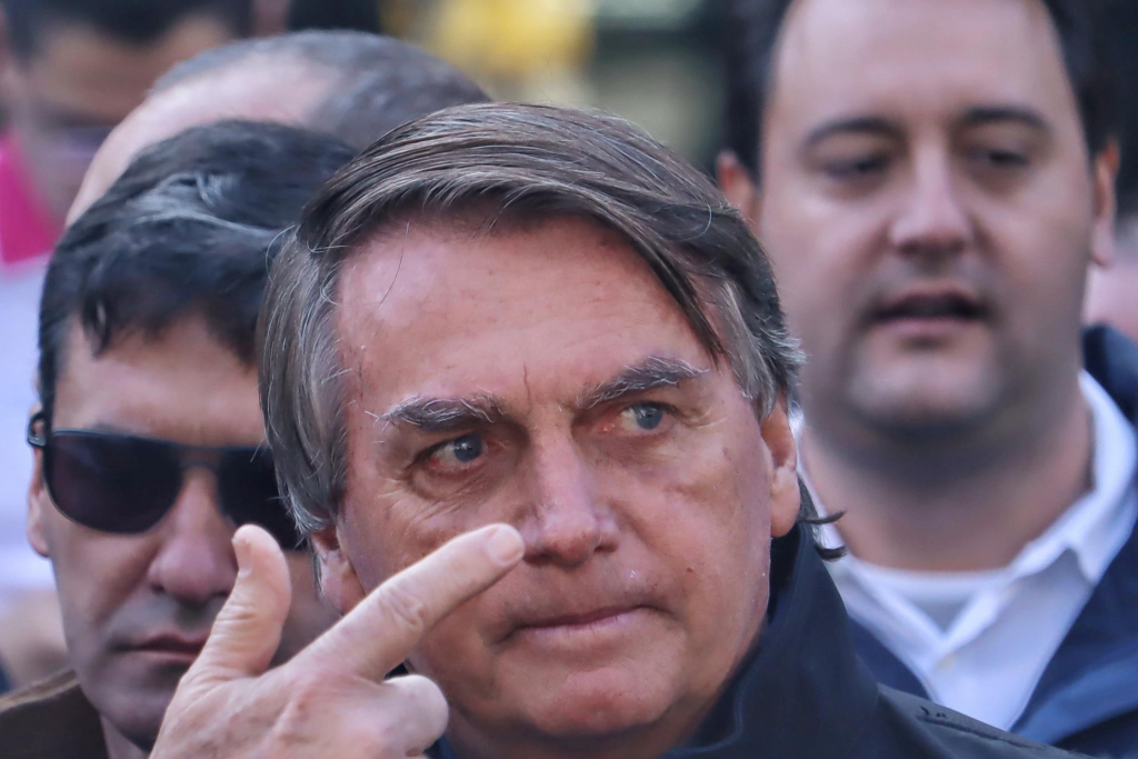 Bolsonaro chega à PF para prestar depoimento em inquérito que investiga Marcos do Val