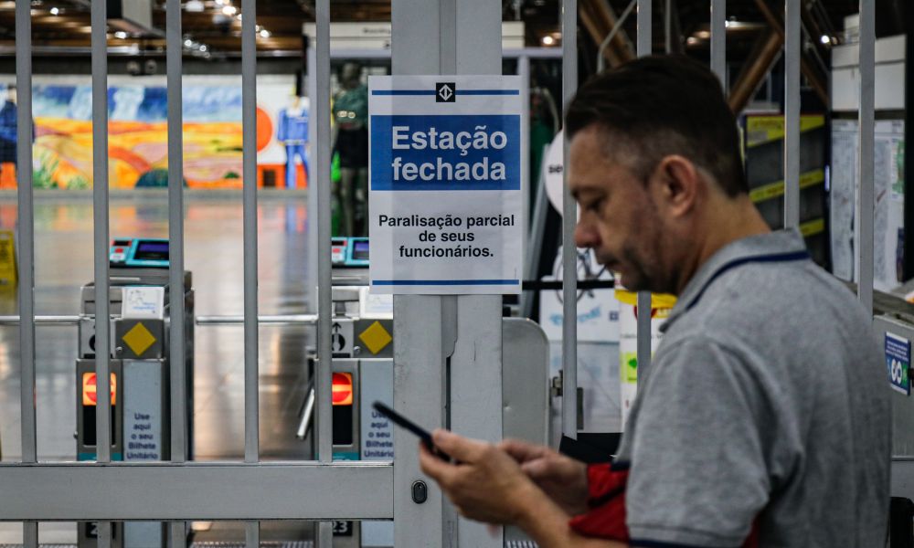 Preços de corridas por aplicativo em dia de greve do Metrô revolta população: ‘Imoral e criminoso’