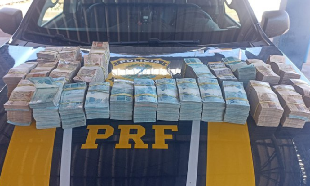 Motorista é preso com mais de R$ 700 mil escondidos em airbag no Paraná