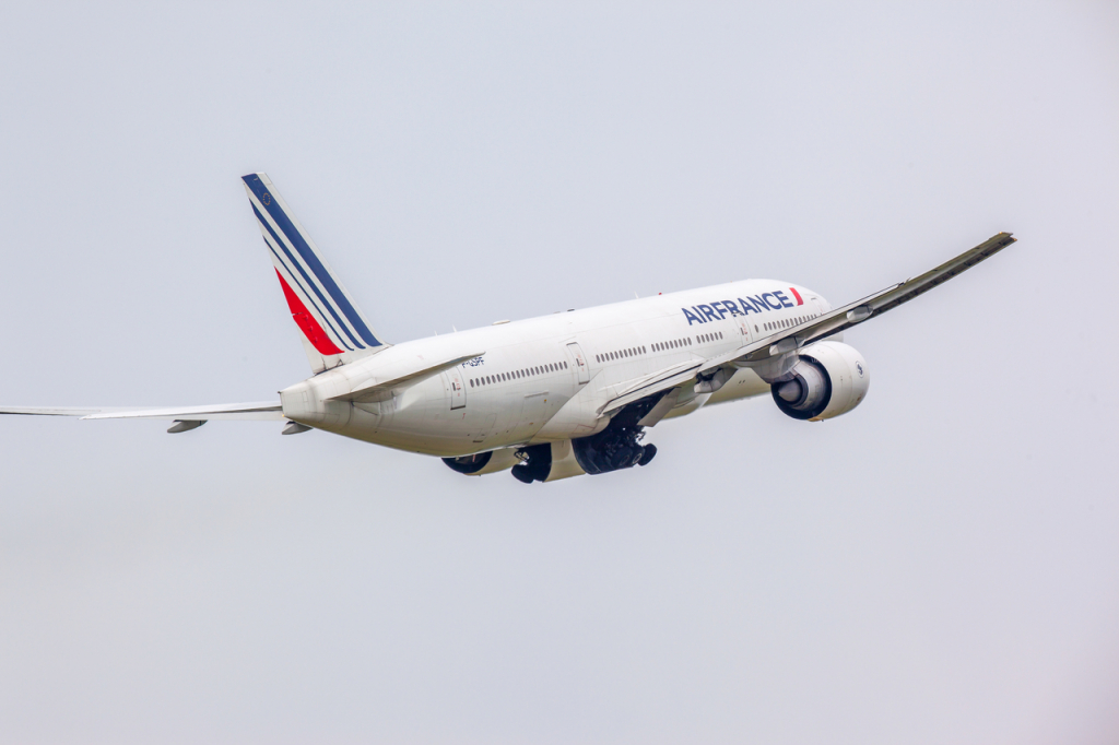 Pilotos da Air France saem no tapa na cabine durante voo Genebra-Paris