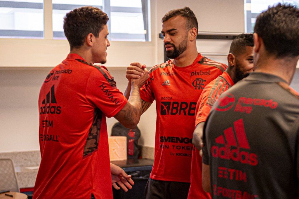 Fabrício Bruno participa de primeiro treino e revela que se inspira em dois jogadores do Flamengo