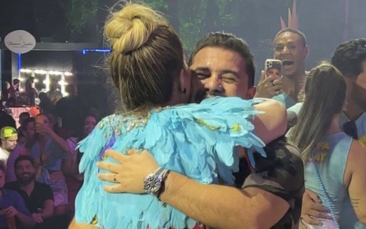 Solange Almeida e Xand Avião se reconciliam no palco após briga judicial