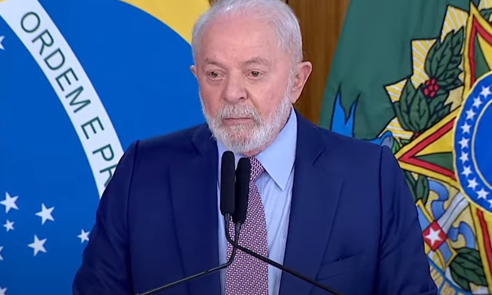 Lula anuncia GLO em portos e aeroportos até maio