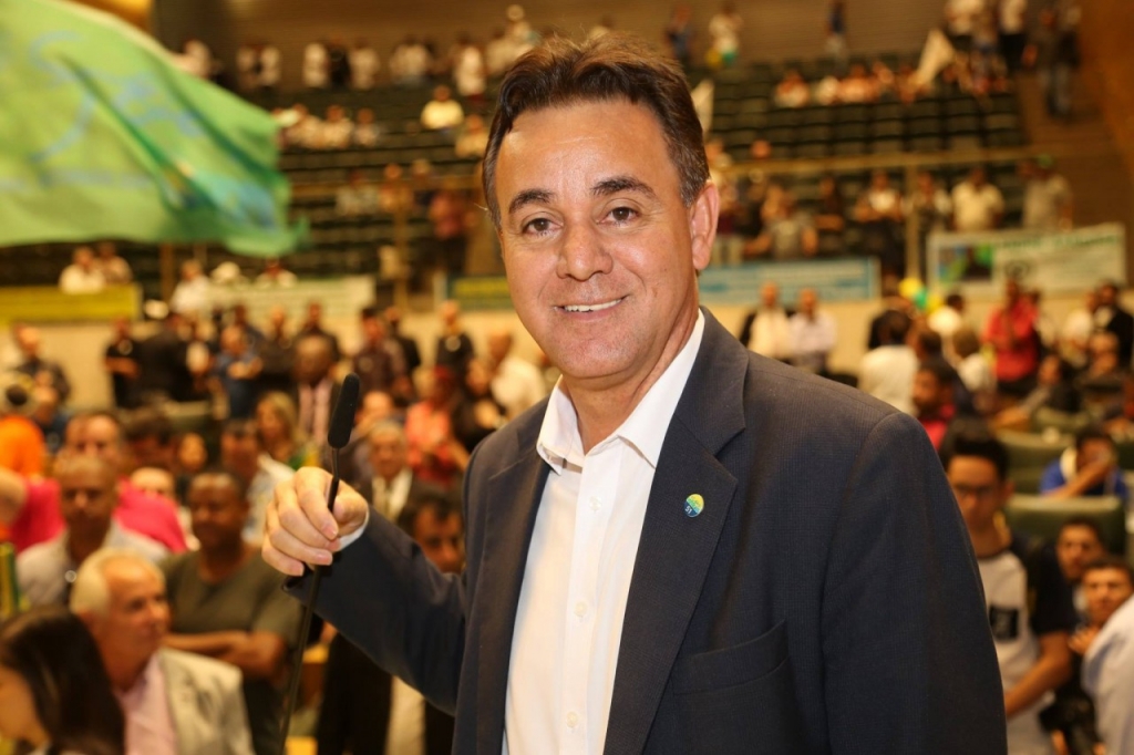 Presidente do Patriota é afastado do partido e dificulta filiação de Bolsonaro