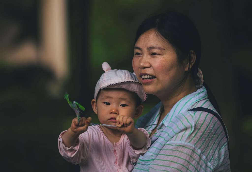 China permitirá que cada casal tenha até três filhos após censo indicar envelhecimento populacional
