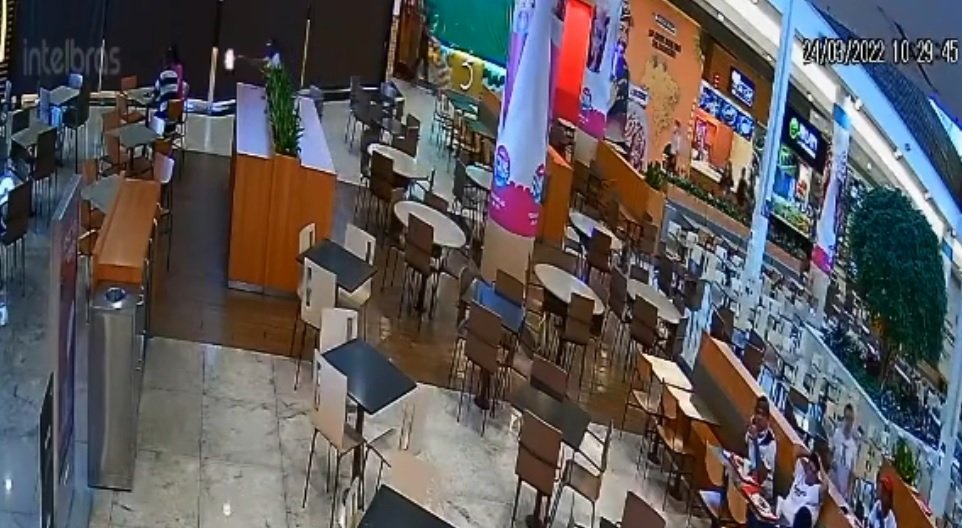 Homem morre e mulher fica ferida após tiroteio em shopping em Londrina
