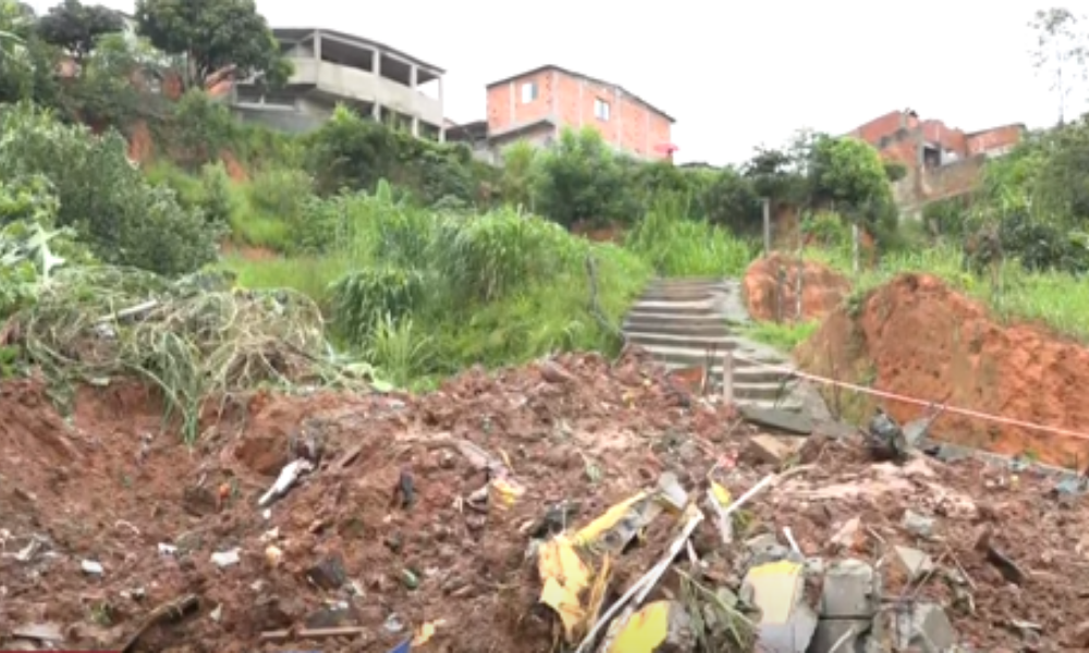 Deslizamento de terra mata bebê em Itapevi, e número de mortos em SP por causa das chuvas sobe para 21
