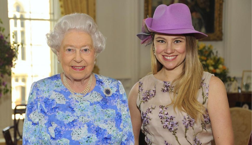 Ex-paquita relembra gafe em encontro com rainha Elizabeth II: ‘Poderia ter sido presa’