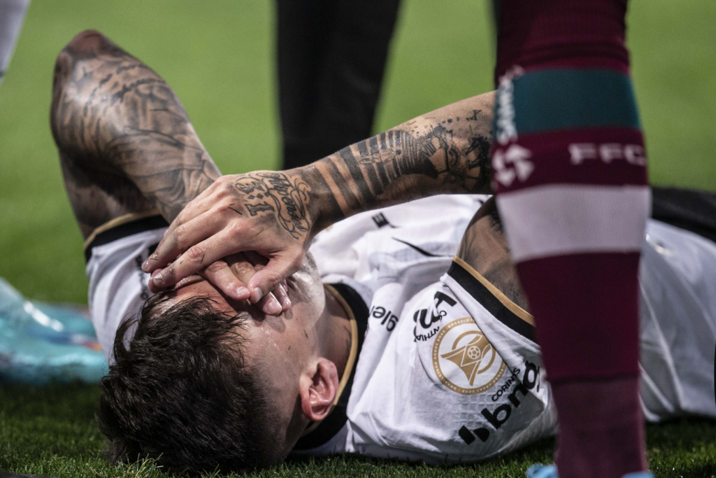 Corinthians: Gustavo Silva tem lesão no joelho direito e passará por cirurgia