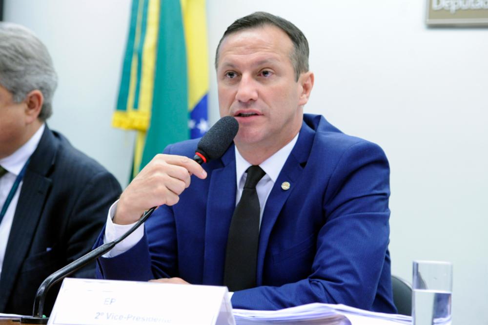 ‘Brasil continuará no rumo do progresso ou entrará naquele marasmo de escândalos’, diz Sanderson