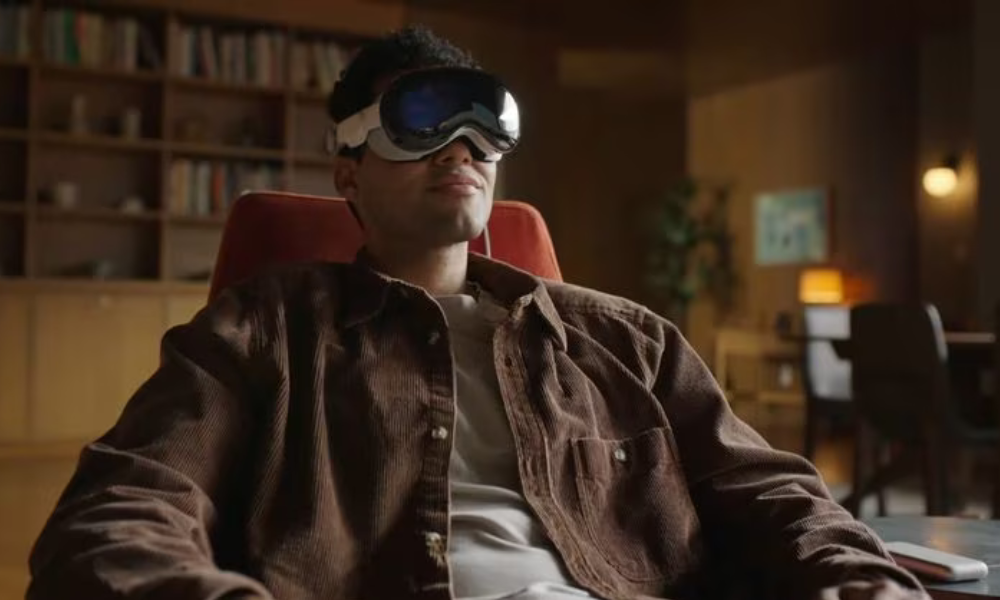 Apple anuncia óculos de realidade virtual que chega às lojas em 2024; confira os principais lançamentos