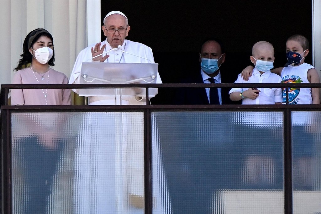 Papa Francisco comenta casos de pedofilia na Igreja da França: ‘Tristeza e dor pelas vítimas’